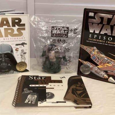 MMS207 Star Wars Books & Cup Topper