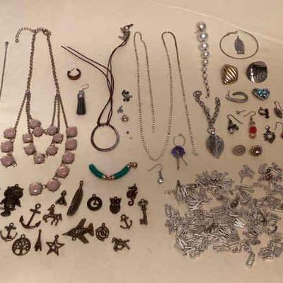 MMS161 Broken & Mis-Matched Costume Jewelry For Crafting & Loose Charms
