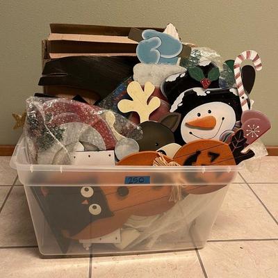 MMS250 Bin Full Of Wooden Holiday Window Peepers Decorations 