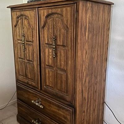 Enclosed book armoire 