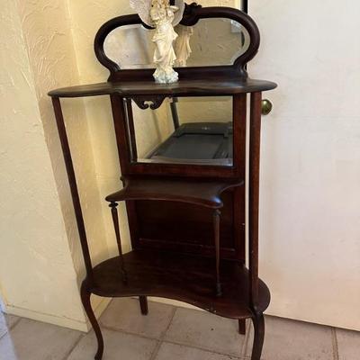 Late 1800s curio 