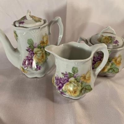 Child's tea set