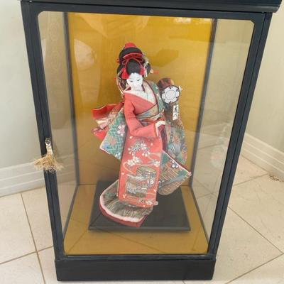 Vintage Japanese Geisha Doll Figure In Glass Case