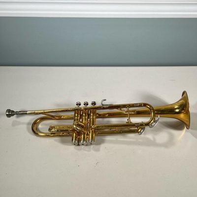 King Cleveland 600 Trumpet | King Cleveland 600 student trumpet. Marked with a serial number. Mouthpiece included. Dimensions: w. 8 x l....