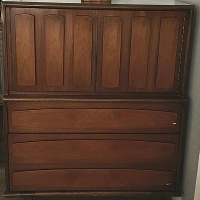 American of Martinsville Dresser high boy