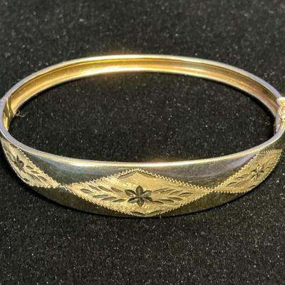 14k Gold Diamond Cut Bangle Bracelet (11.6 Grams)