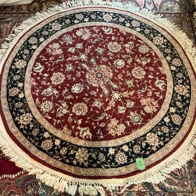 5’ Round Red Center Medallion Rug 