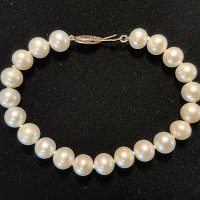 Pearl Bracelet (7 Inch) (Stamped 10k GP)