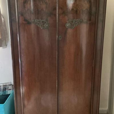 Antique Chiffarobe