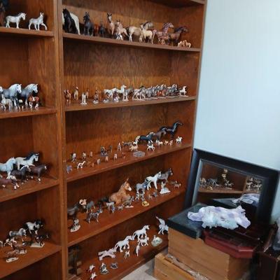 A fuller view of the second Hagen Renaker figurines. Two more cabinets worth being unboxed, including minis.