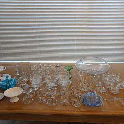 Miscellaneous serving glassware.