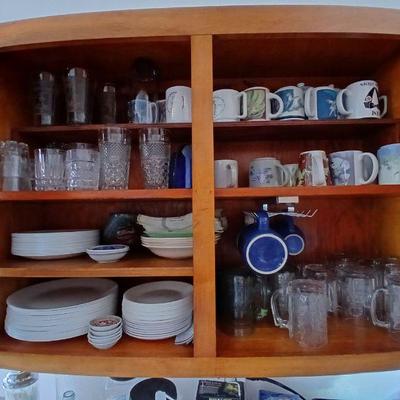 Miscellaneous plates, glasses and mugs