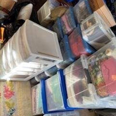 Storage containers 