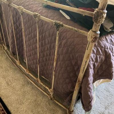 Metal bedframe