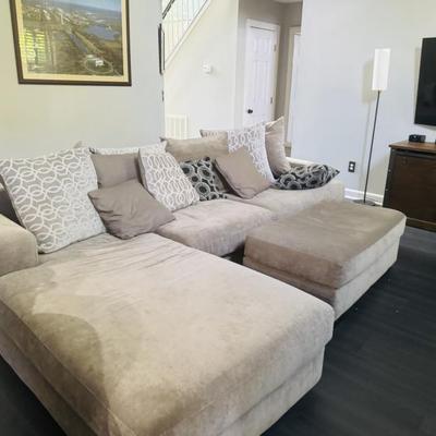 FUSION LARGE SECTIONAL SOFA
