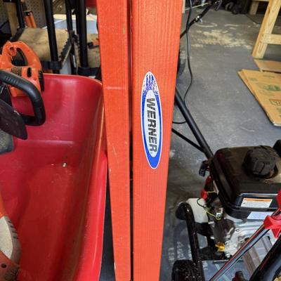 WERNER 6 FT. STEP LADDER