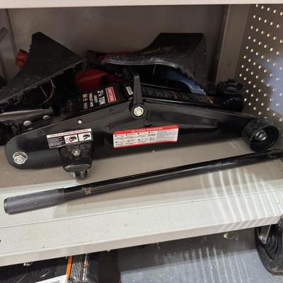 CAR JACK, CHOCKS