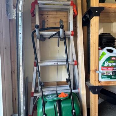 FOLDING LADDER