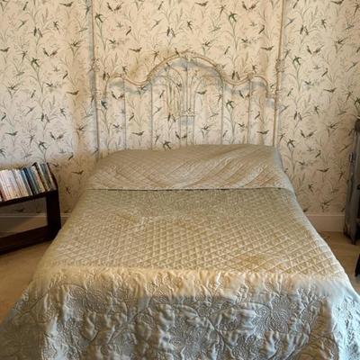 Metal Headboard With Adjustable Mattress And Remote