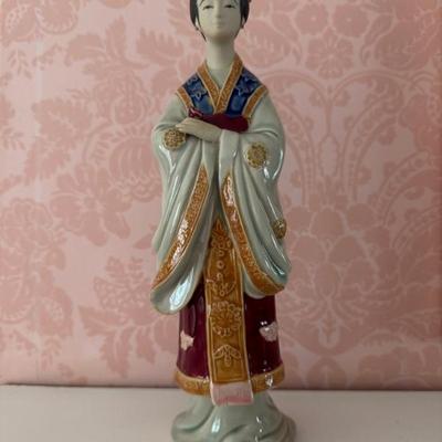 Vintage Japanese Figurine Porcelain Sculpture Of A Geisha