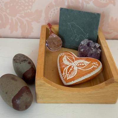 Home Decor And Mineral Lot 