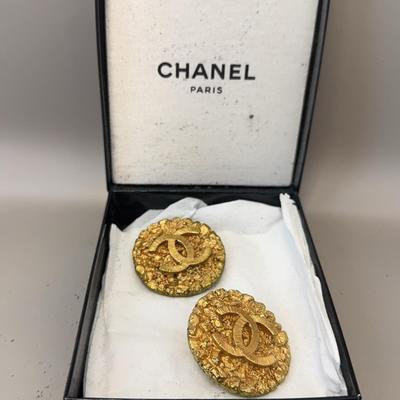 Chanel Vintage Gold CC Logo Round Nugget Earrings