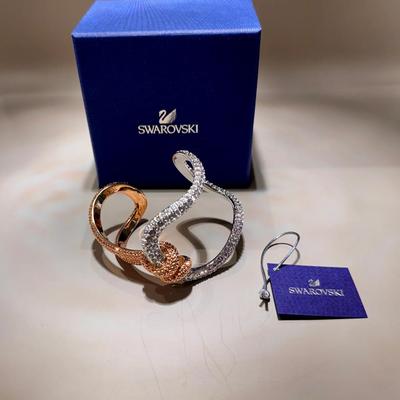 Swarovski Lifelong Bow Cuff 