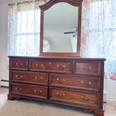 Bassett Dresser With Tilting Mirror 