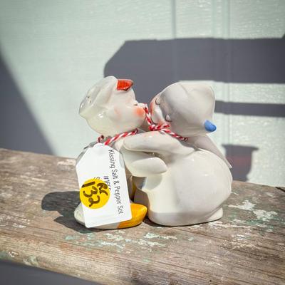 Kissin' Cuties Salt n' Pepper Shakers