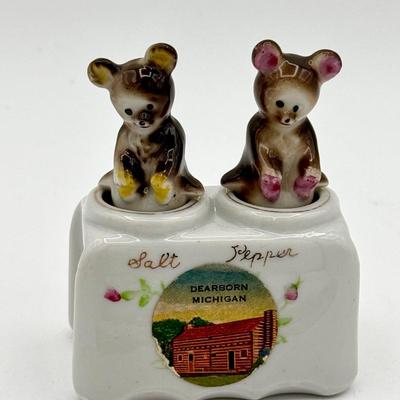 Vintage Nodder Bear Salt & Pepper Shaker Set – Dearborn, Michigan Souvenir