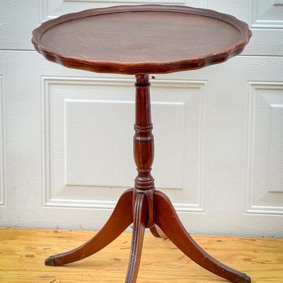 Lion Footed Circular Table