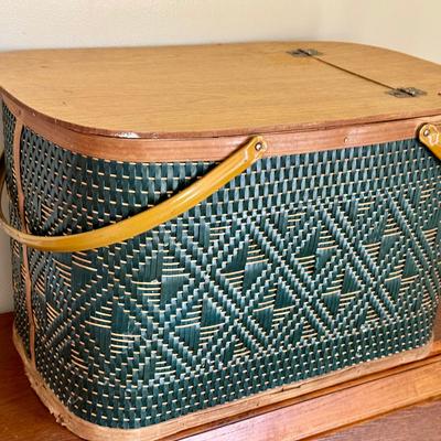 Hawkeye Burlington Picnic Basket