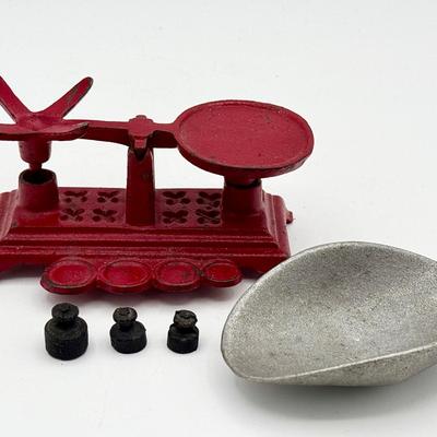Old Antique Mini Red Cast Iron Balance Scale Kitchen Postage Weight Platform USA