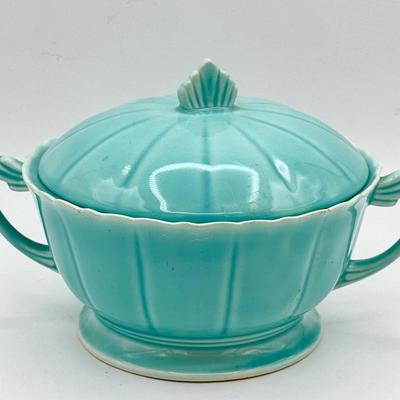 W.S. George “Elmhurst” Covered Casserole Dish – Aqua Glaze