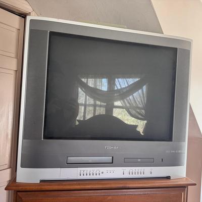 Toshiba TV - DVD And VCR Built In