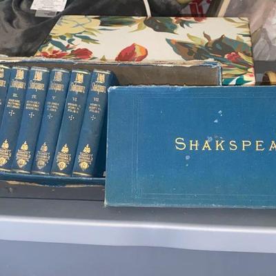 Good amount of old books