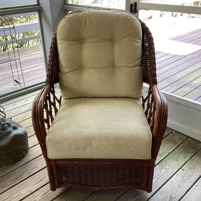 Rattan/wicker Swivel/glider Patio Chair