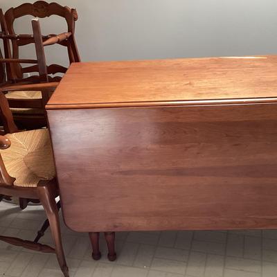 Beautiful Mount Vernon Drop Leaf Dining Room Table W/8 Chairs