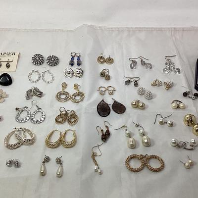 Lot Of Elegant Pierced Earrings