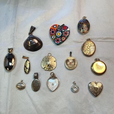 Pendants/medallions