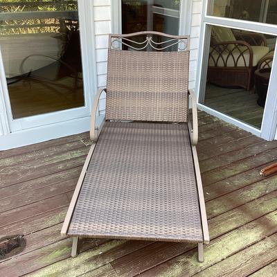 Metal/vinyl Chaise Lounger