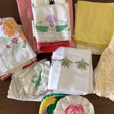 Vintage Linens  - Large Lot Of Miscellaneous 