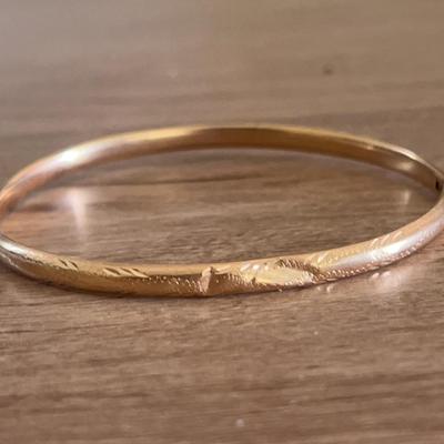Gold Clasp Bracelet