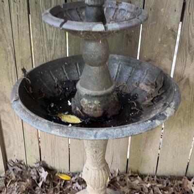 Pineapple-Themed Outdoor Metal Fountain