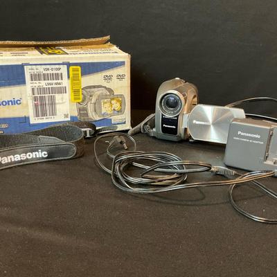 Panasonic VDR-D100 Video Camera