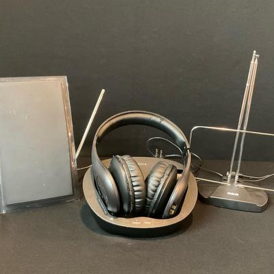 Can You Hear Me Now? Insignia Headphones, RCA And GE Antennae