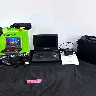 AU318PD Insignia 8.5” Portable DVD Player