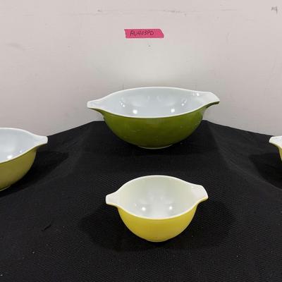 AU403PD Vintage Pyrex Bowls