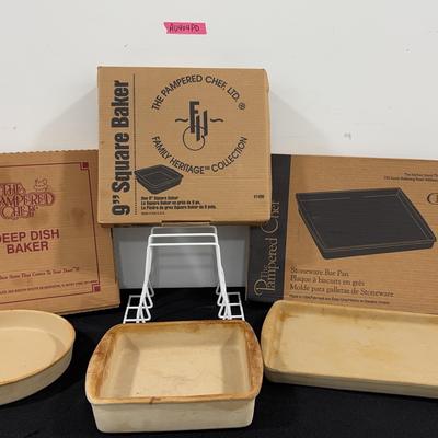 AU404PD Pampered Chef Bakeware
