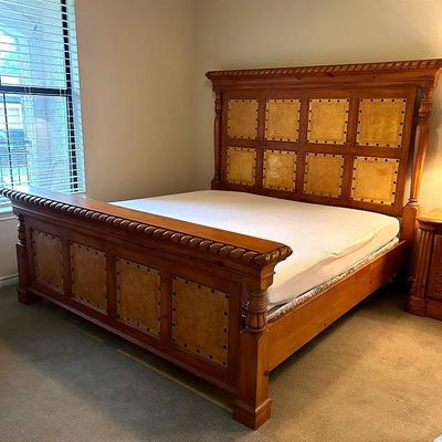 AU334JH Elegant King Size Bed Head/Footboard 